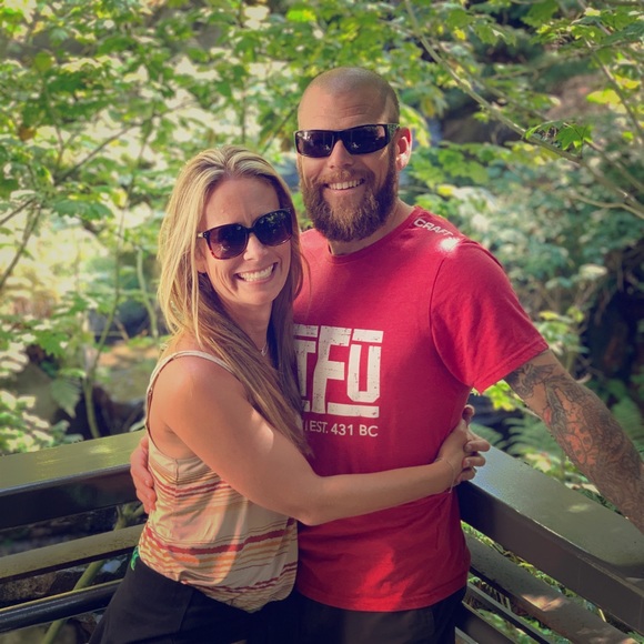 Meet your Posher, Gloriana - Picture 1 of 1